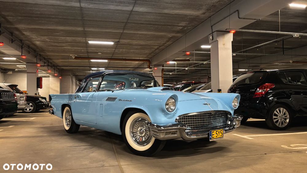 Ford Thunderbird - 18