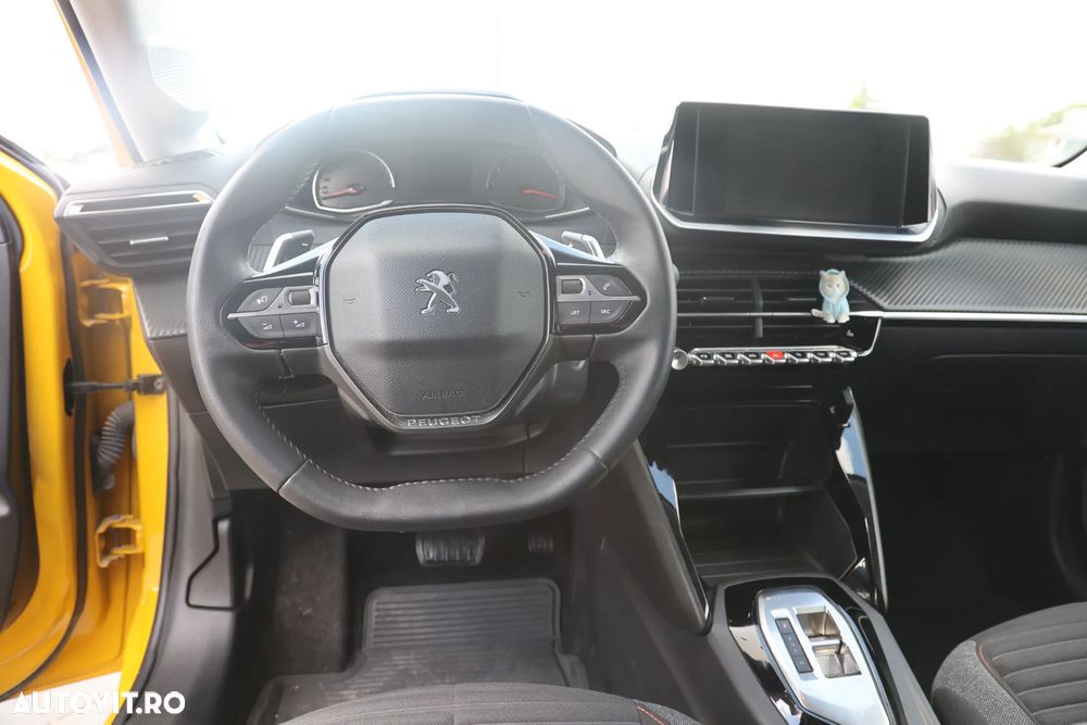 Peugeot 208 1.2 L PureTech STT EAT8 Active Pack - 18