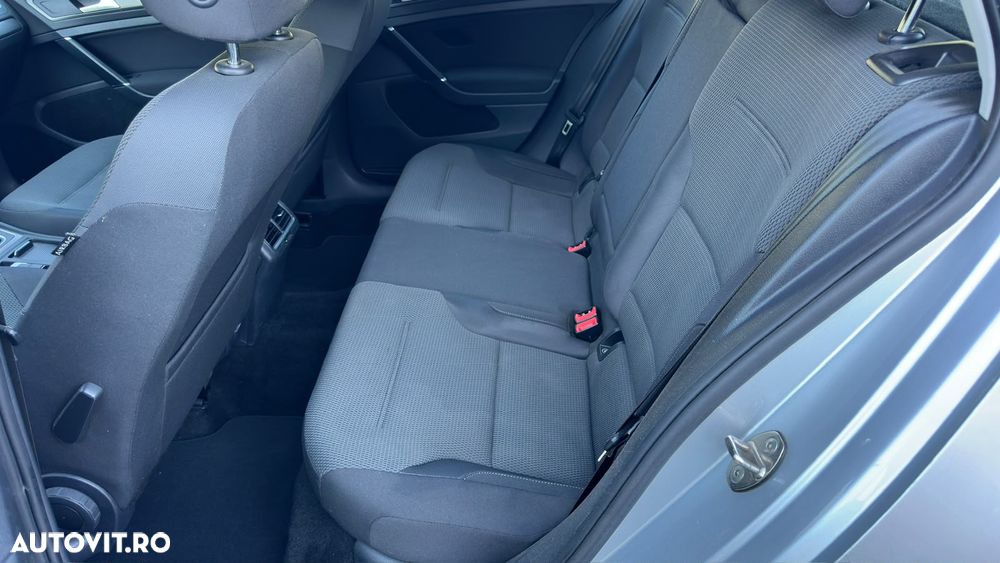 Volkswagen Golf - 11