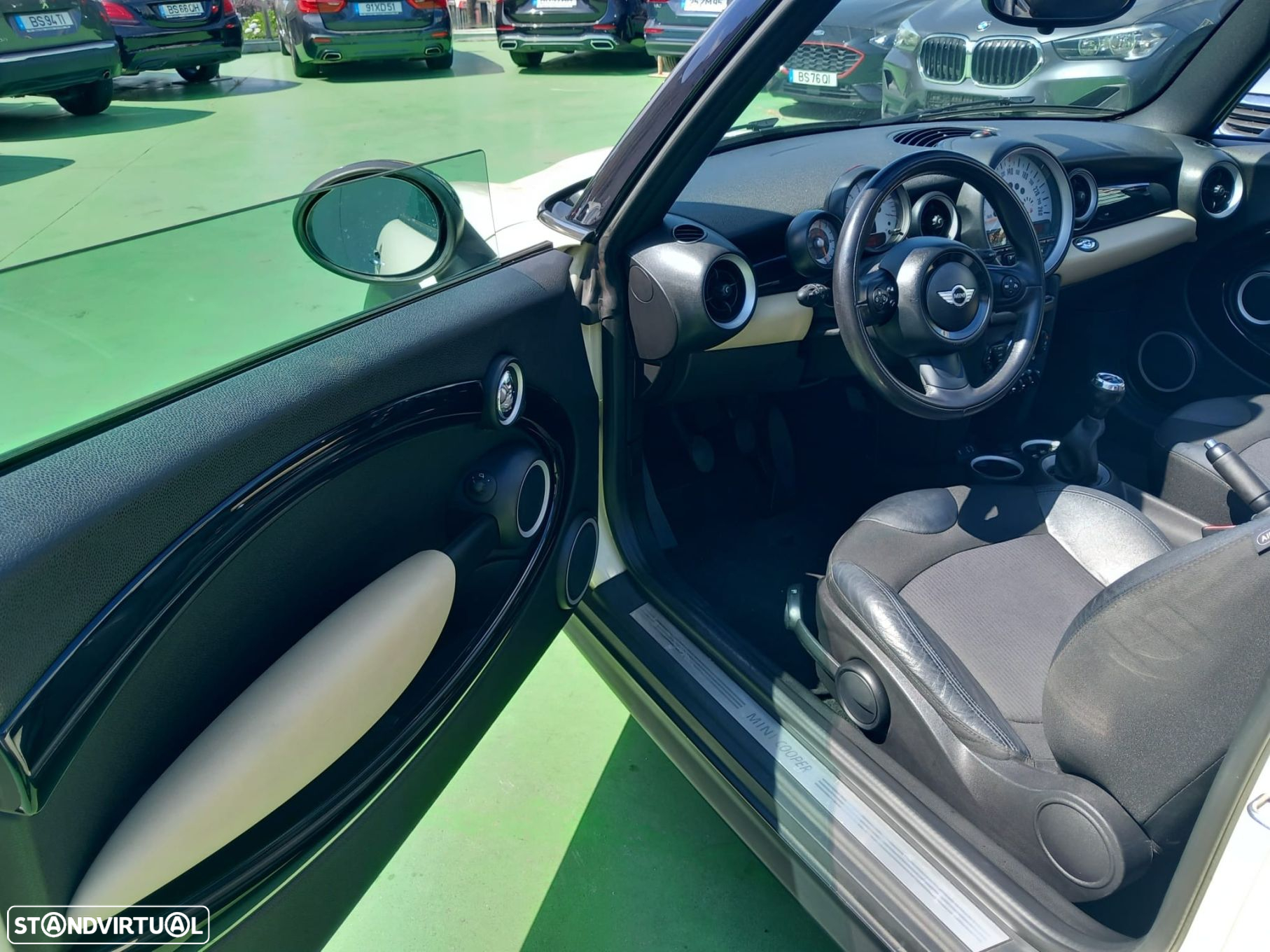 MINI Cabrio Cooper D - 17