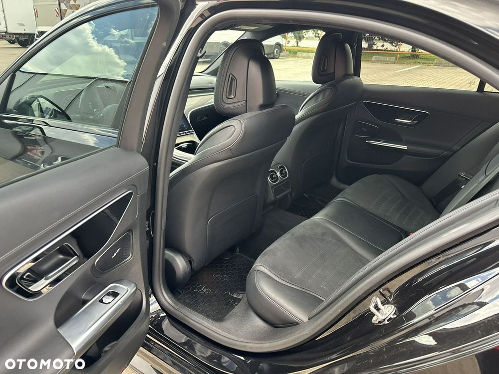 Mercedes-Benz Klasa C 200 4Matic 9G-TRONIC AMG Line - 12
