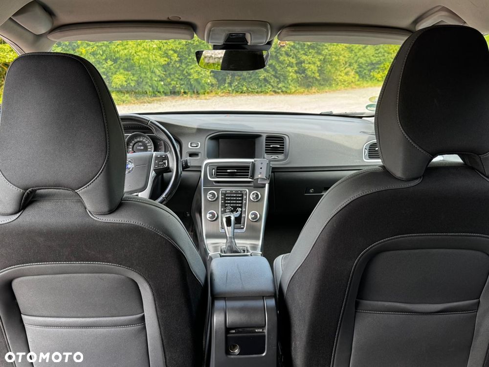 Volvo V60 D4 Drive-E Momentum - 19