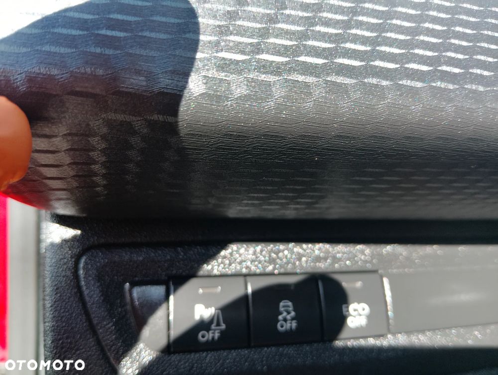 Peugeot 2008 1.2 Pure Tech Style S&S - 13