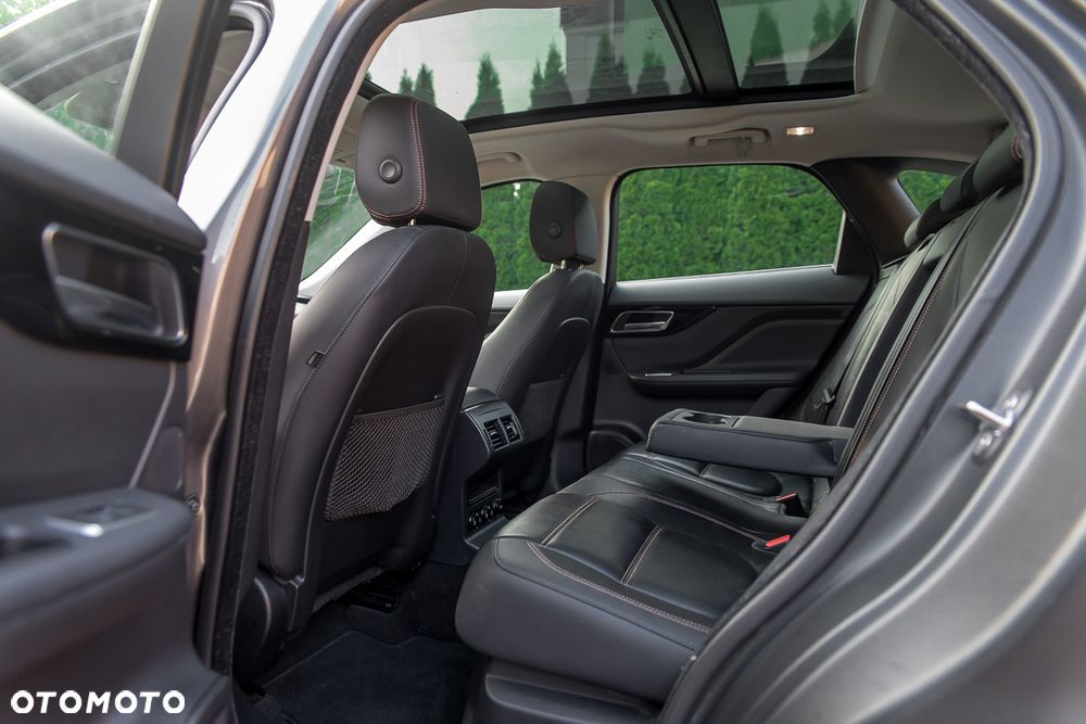 Jaguar F-Pace 2.0 i4D AWD Prestige - 36