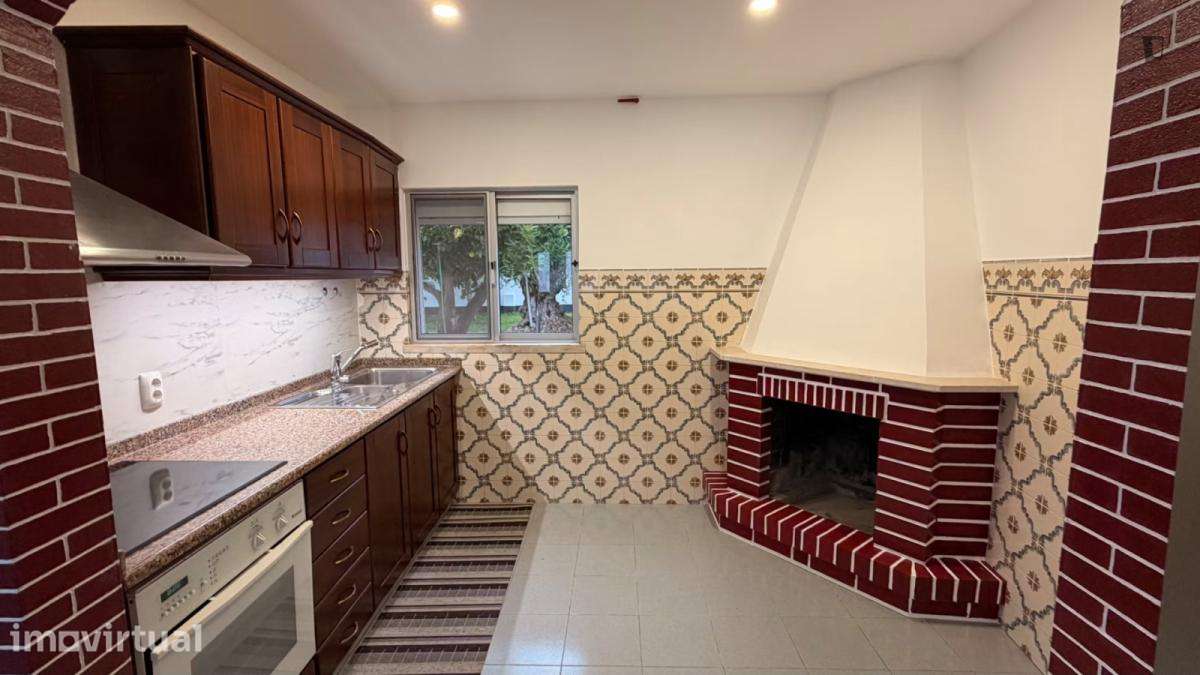 Casa com 3 quartos - localizado em Ourem - Grande imagem: 2/23