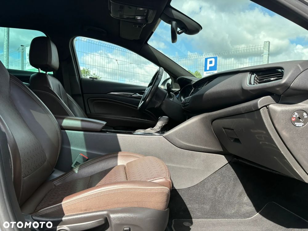 Opel Insignia 2.0 T 4x4 Exclusive S&S - 32