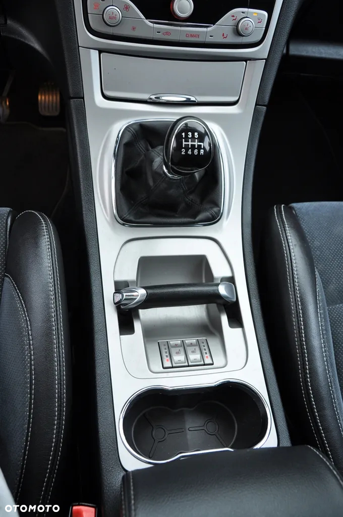 Ford S-Max 2.5 Titanium - 17