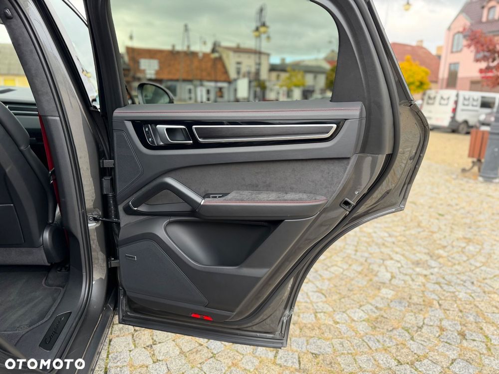 Porsche Cayenne - 15