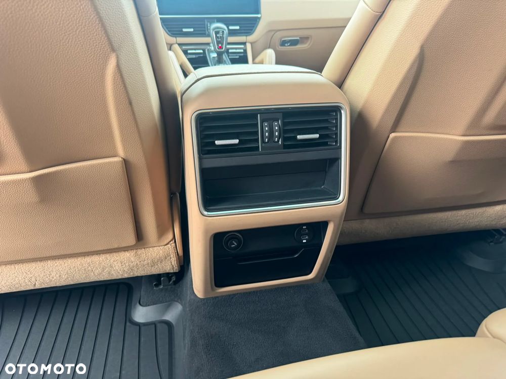 Porsche Cayenne E-Hybrid - 16