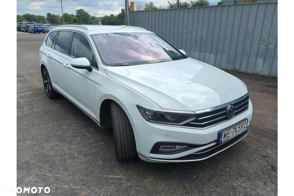Volkswagen Passat Variant 1.5 TSI EVO Elegance DSG - 4