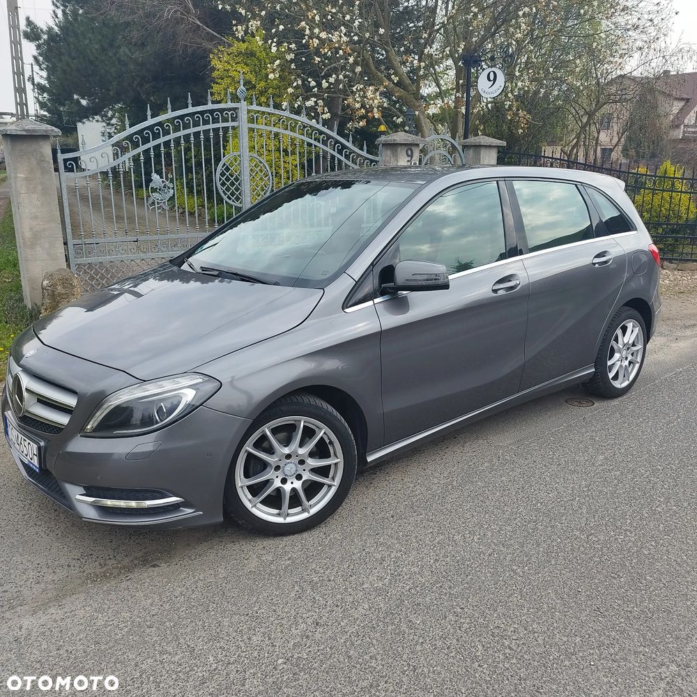 Mercedes-Benz Klasa B 180 (BlueEFFICIENCY) - 2