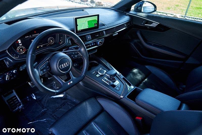 Audi A4 Limousine - 12