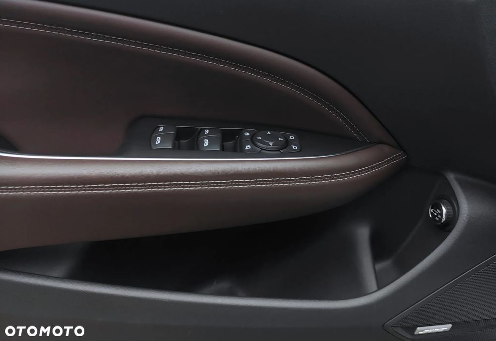 Opel Insignia 2.0 T 4x4 Innovation S&S - 22