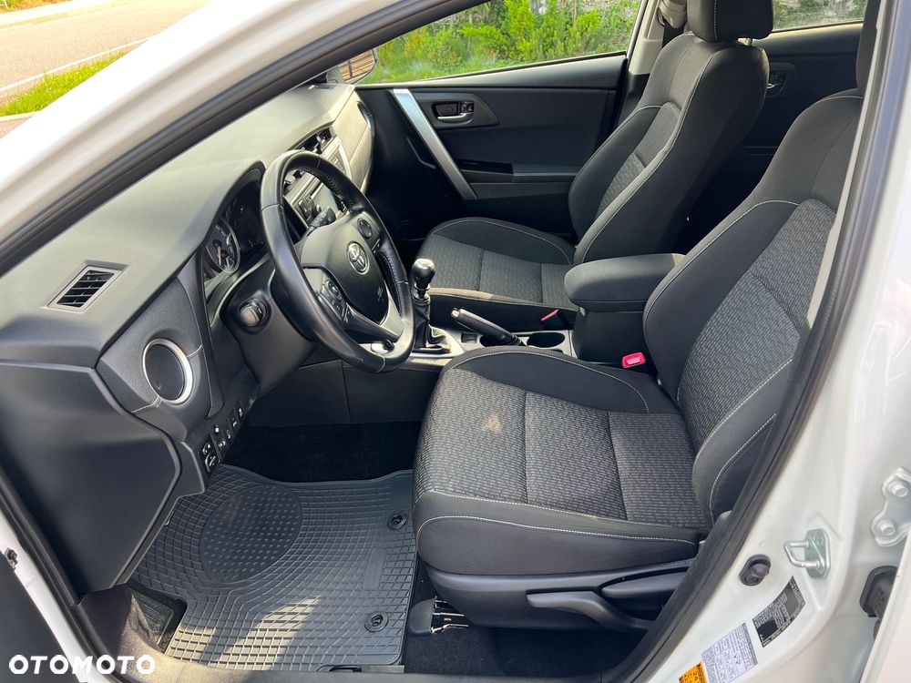 Toyota Auris 1.6 Dynamic - 10