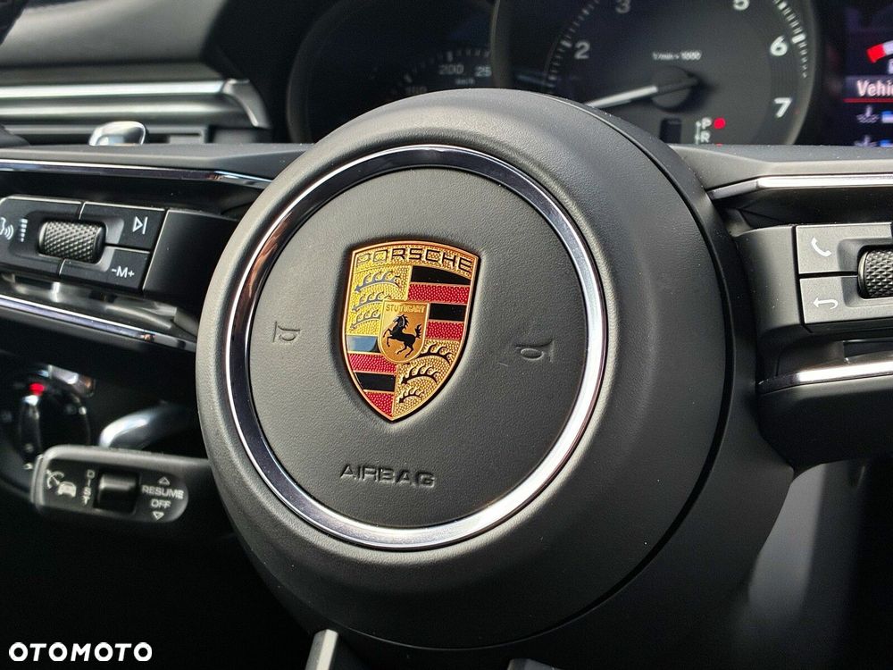 Porsche Macan - 30