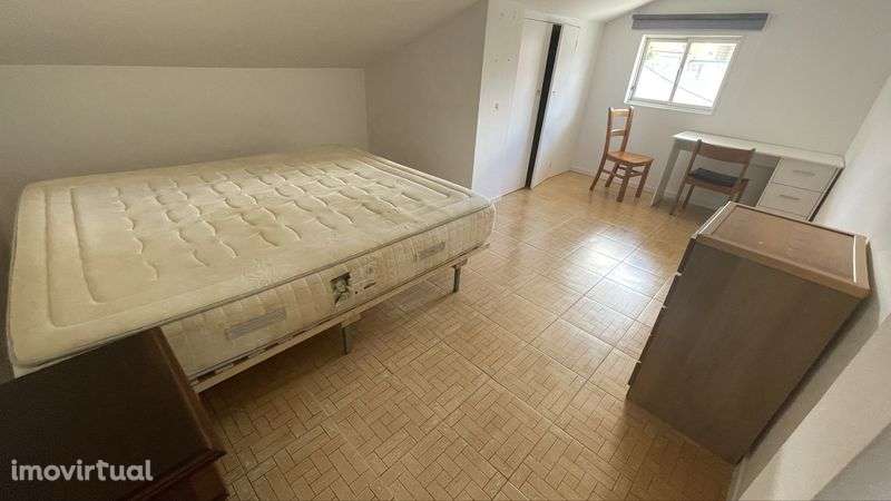 T2 com boas áreas e lugar de estacionamento - Grande imagem: 3/8