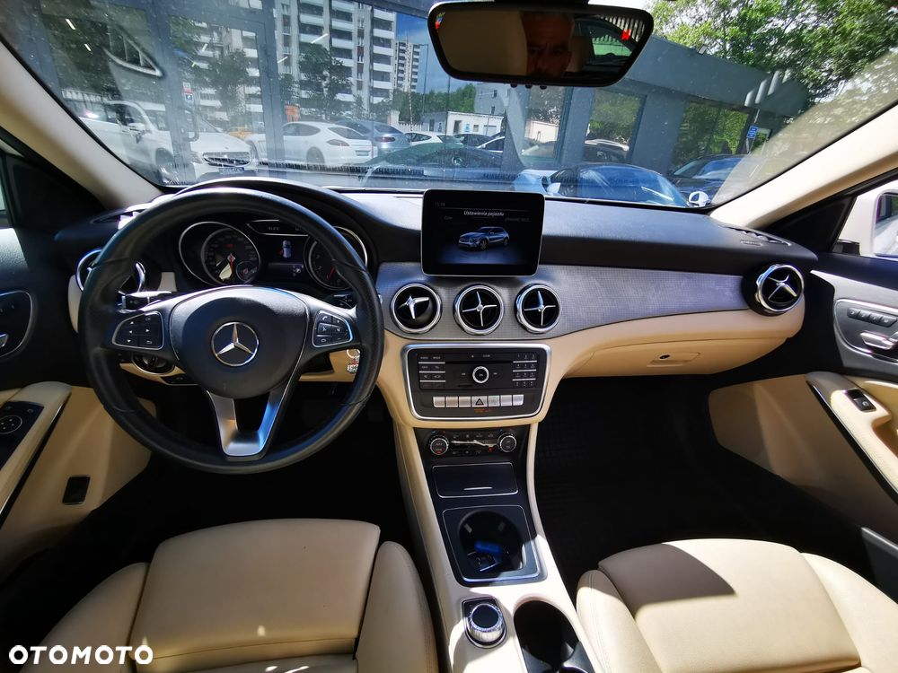 Mercedes-Benz GLA 250 7G-DCT UrbanStyle Edition - 5