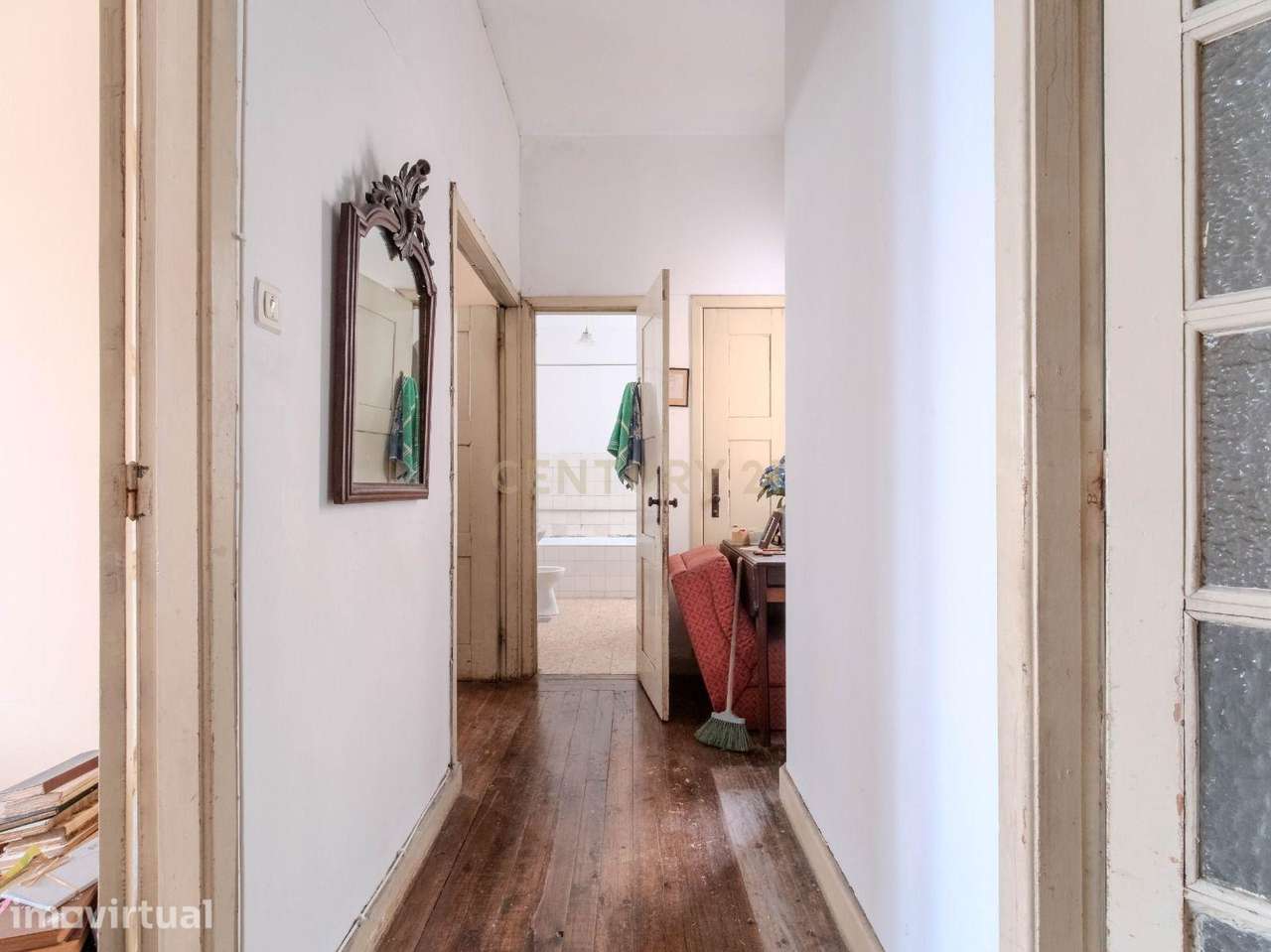 Apartamento T3 para remodelar | Possibilidade de 2 T1 | Centro do Port - Grande imagem: 4/15