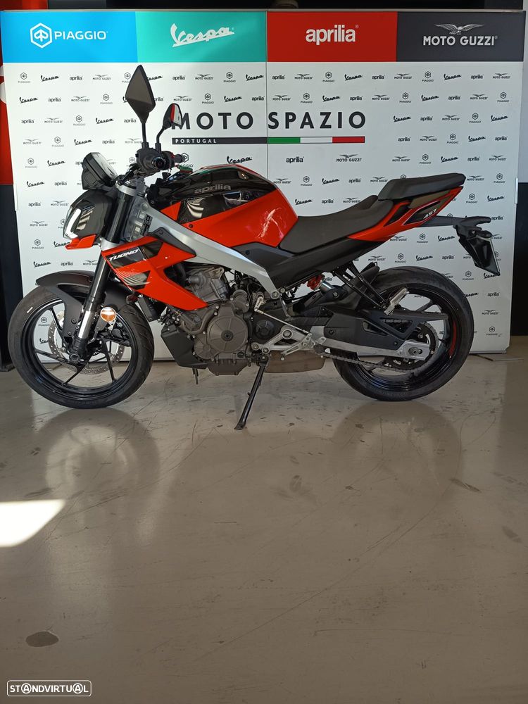 Aprilia Tuono 457 - 2