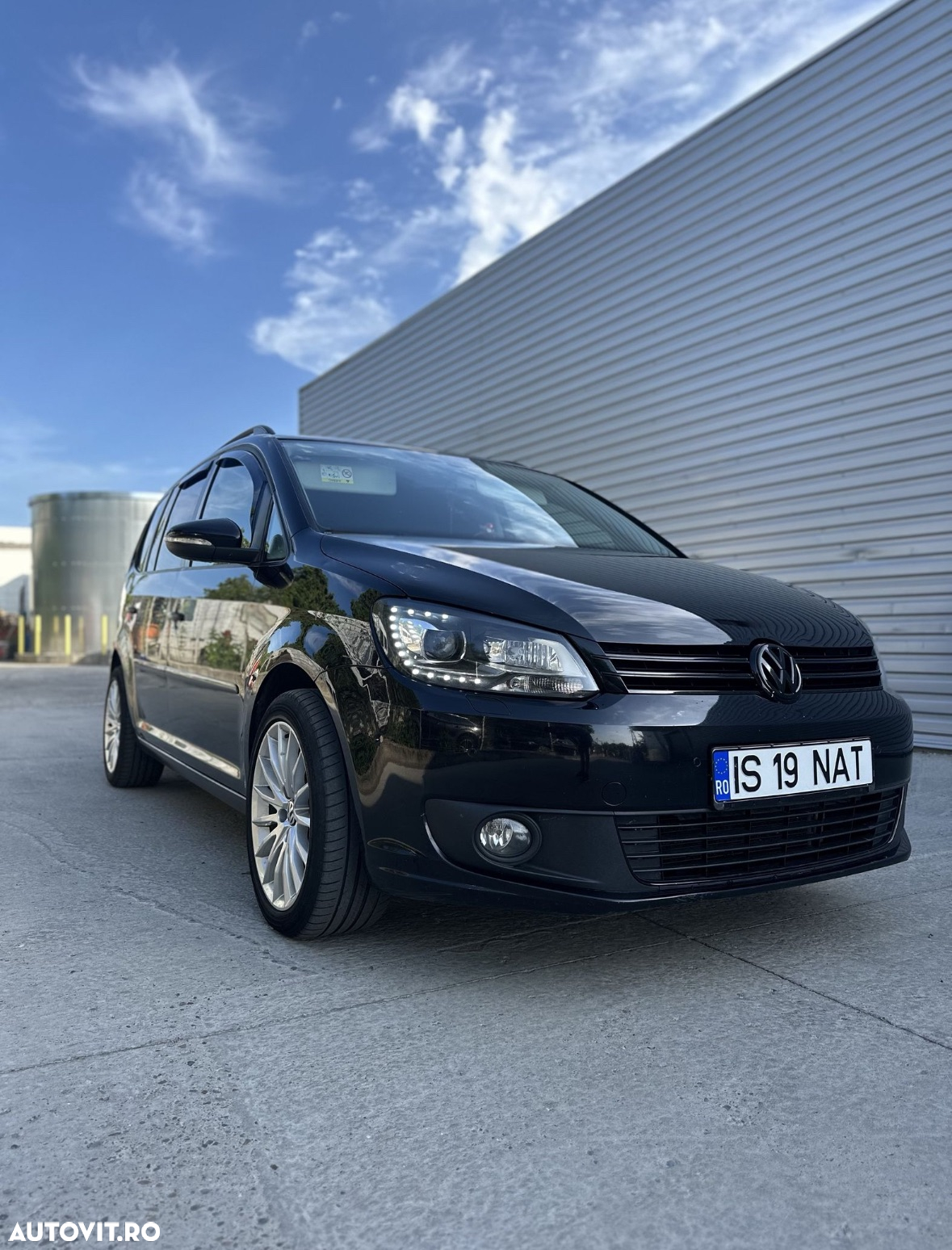 Volkswagen Touran 2.0 TDI DPF DSG Comfortline - 4
