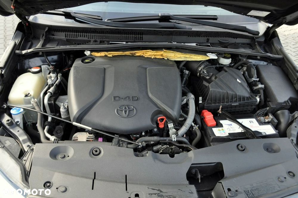 Toyota Avensis - 39