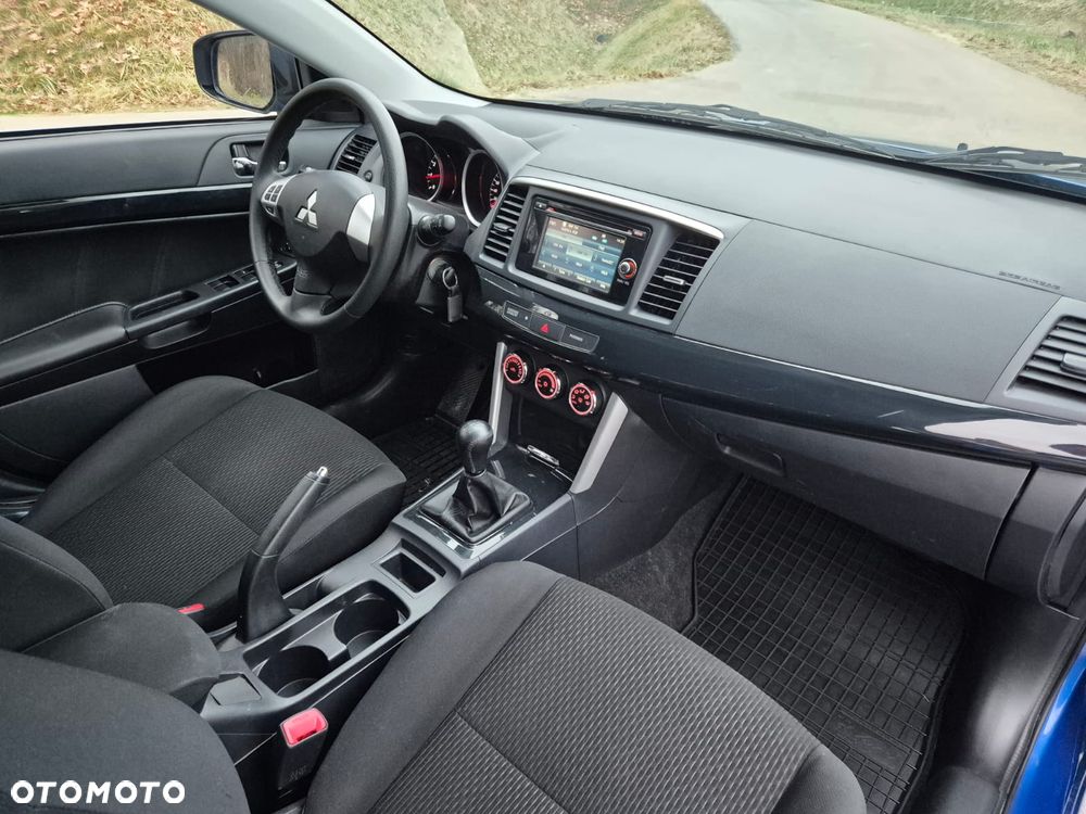 Mitsubishi Lancer 1.6 Invite - 16