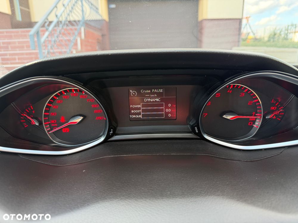 Peugeot 308 1.2 PureTech Allure S&S - 11