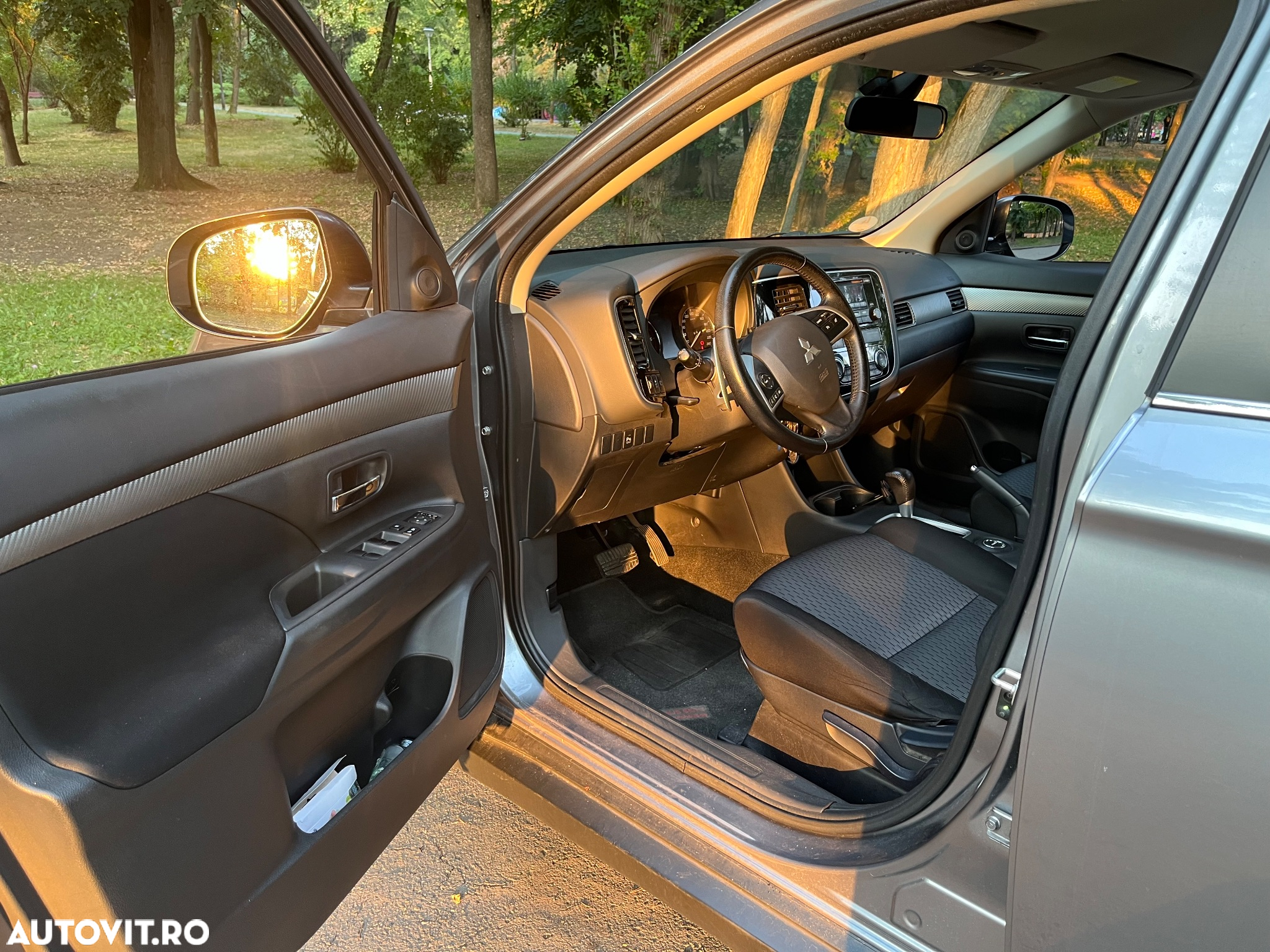 Mitsubishi Outlander - 8