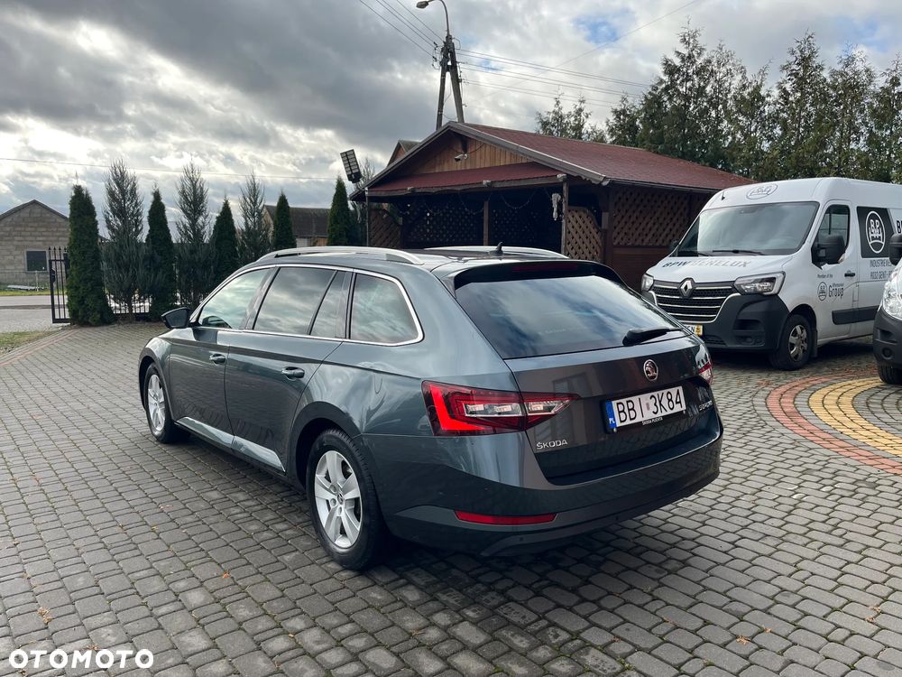 Skoda Superb 2.0 TDI Ambition DSG - 6