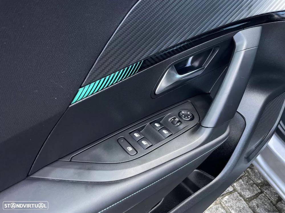 Peugeot 2008 1.2 PureTech Allure - 33