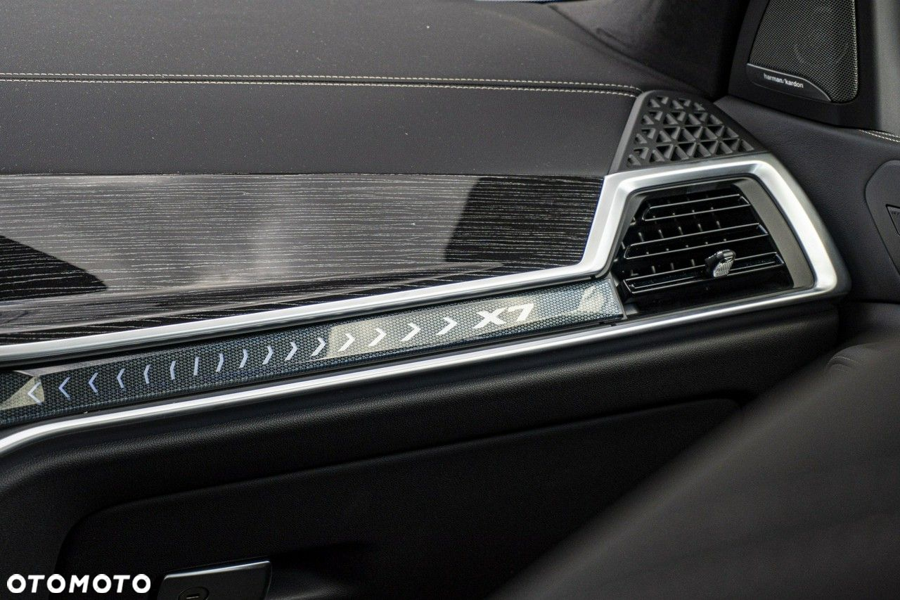 BMW X7 - 23
