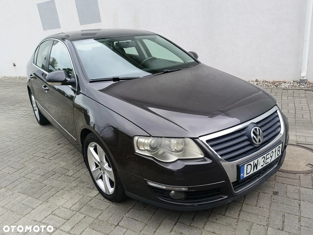 Volkswagen Passat 2.0 TDI Comfortline DSG - 14