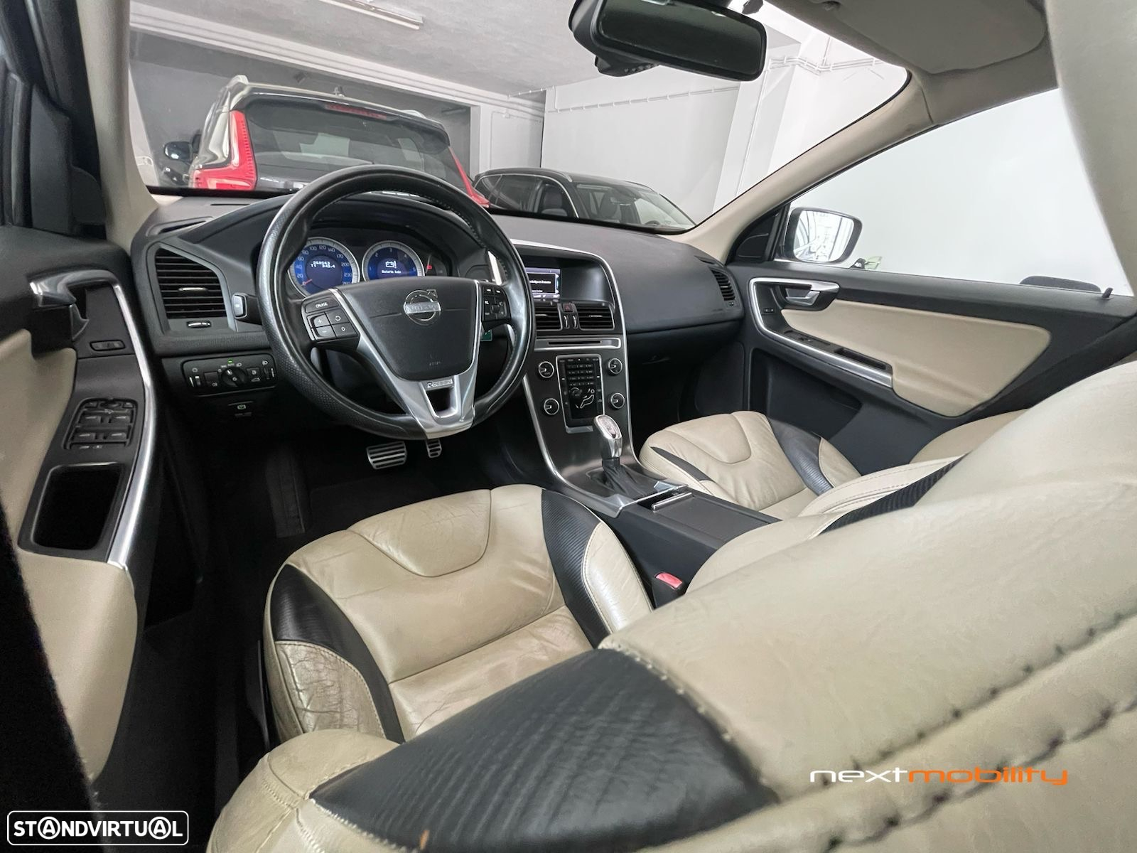 Volvo XC 60 2.0 D4 R-Design Geartronic - 11