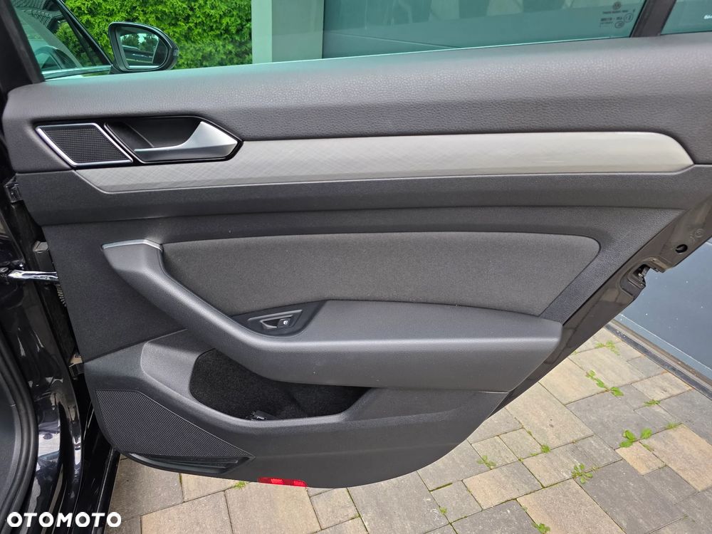 Volkswagen Passat 2.0 TDI EVO Business DSG - 35
