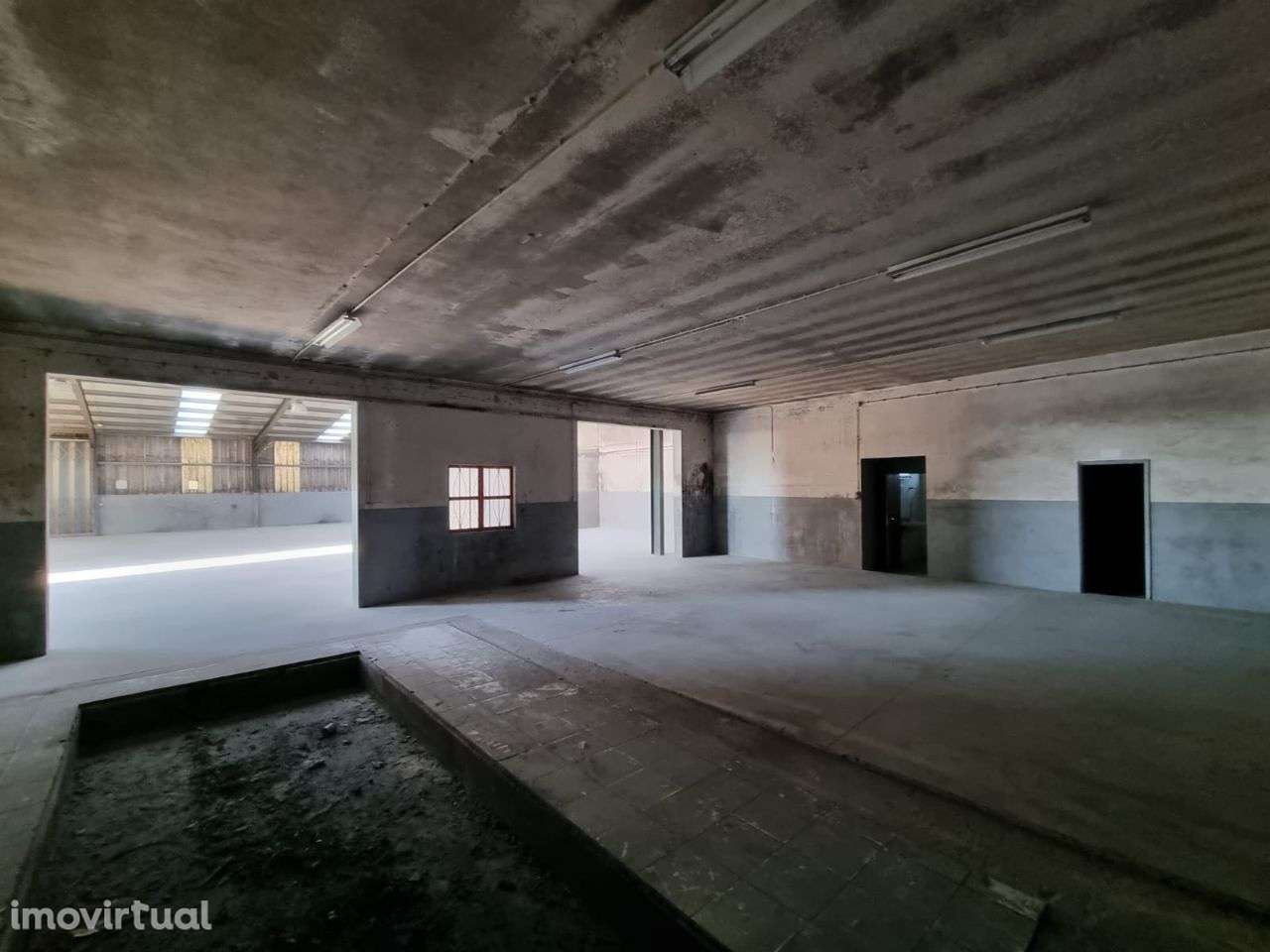 Armazém para arrendar em Barcelinhos - Grande imagem: 2/8