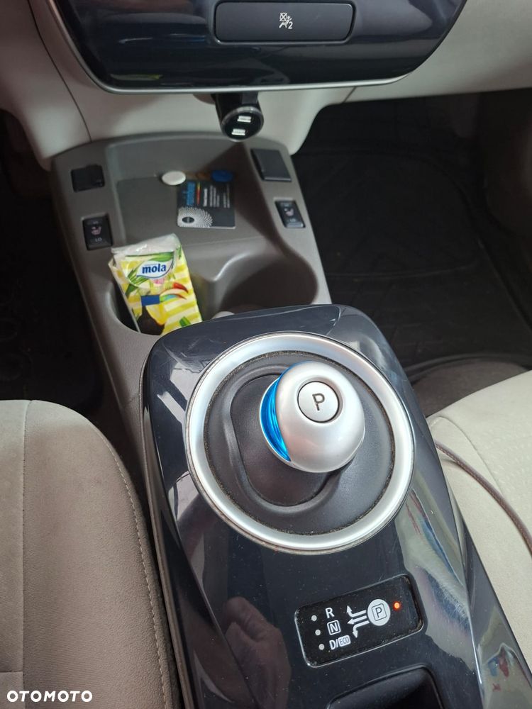 Nissan Leaf 24 kWh (mit Batterie) Visia + - 7