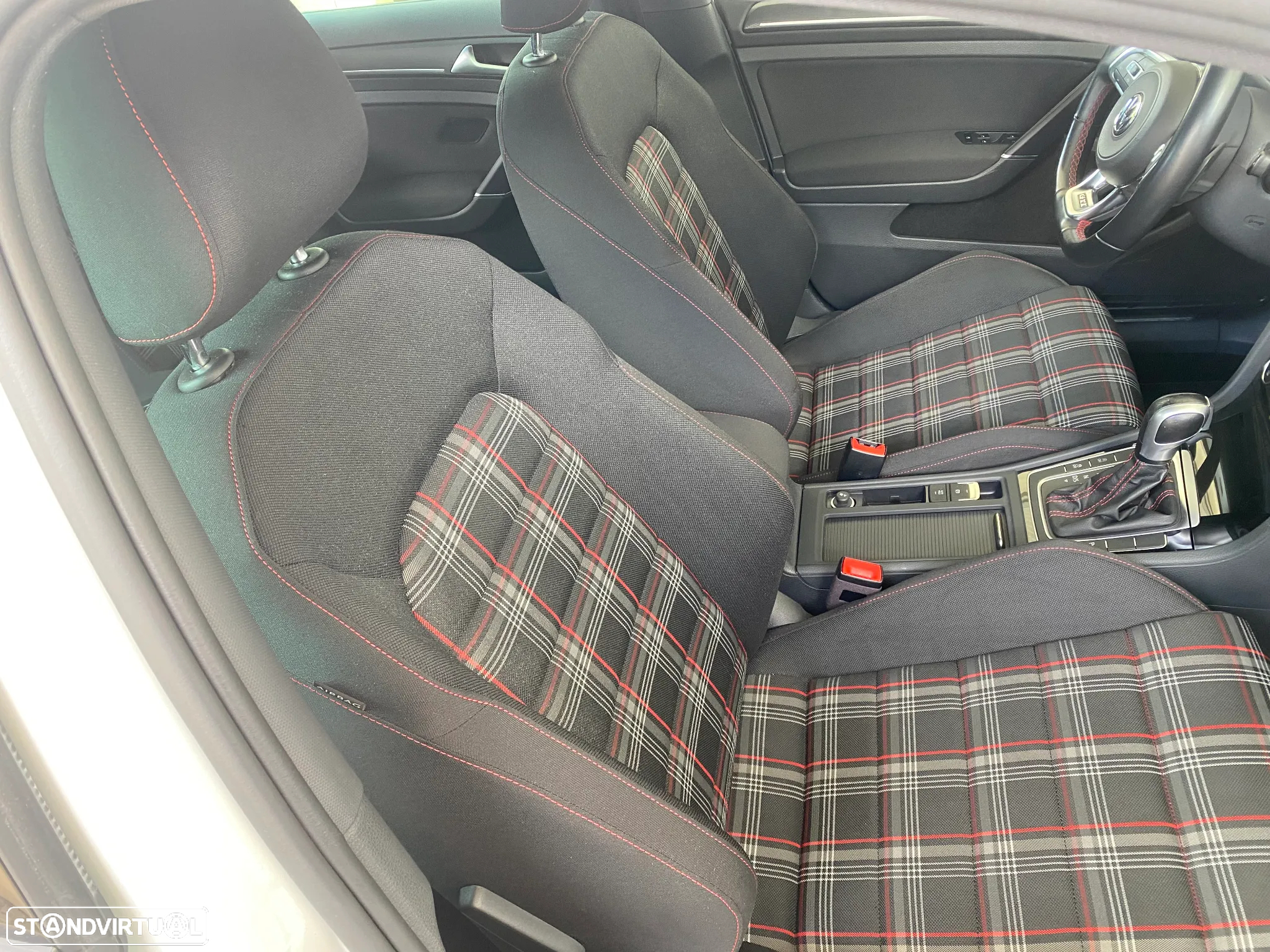 VW Golf 2.0 TSI GTI DSG Performance - 14