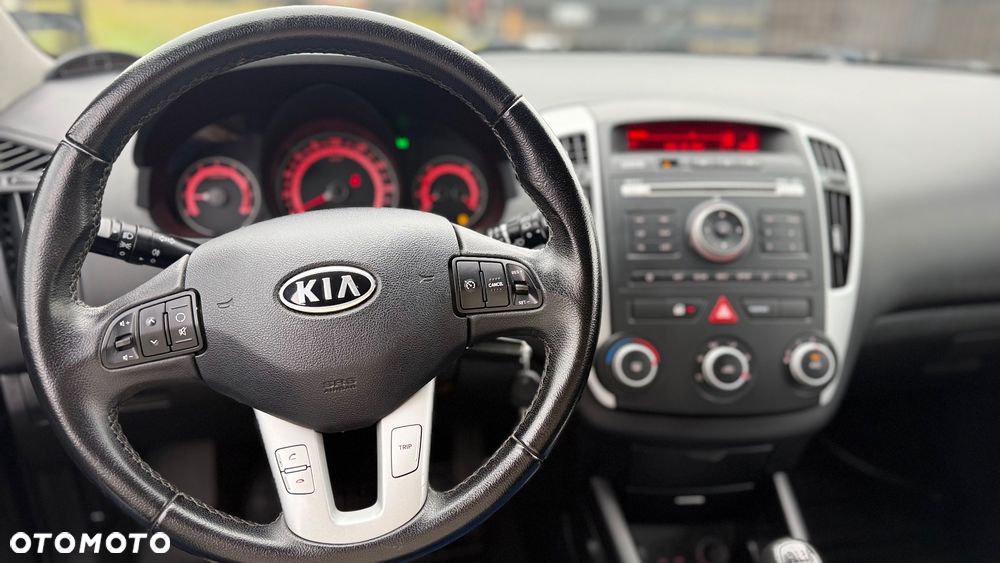 Kia Ceed 1.4 CVVT Vision - 10