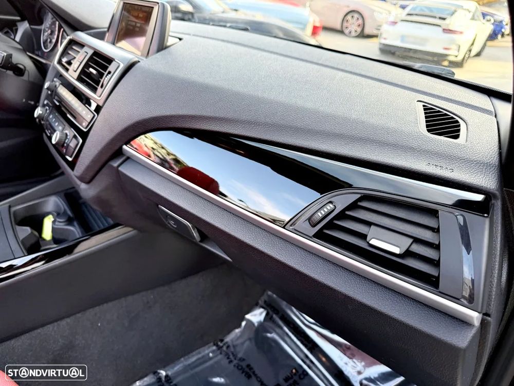 BMW 218 i Cabrio Line Sport Auto - 29