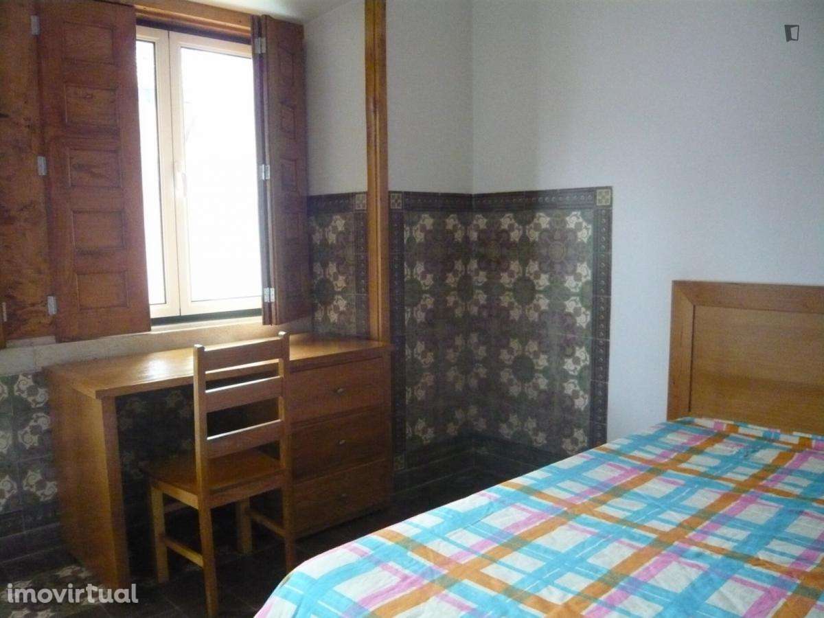 Quarto - localizado em  Coimbra - Grande imagem: 4/11
