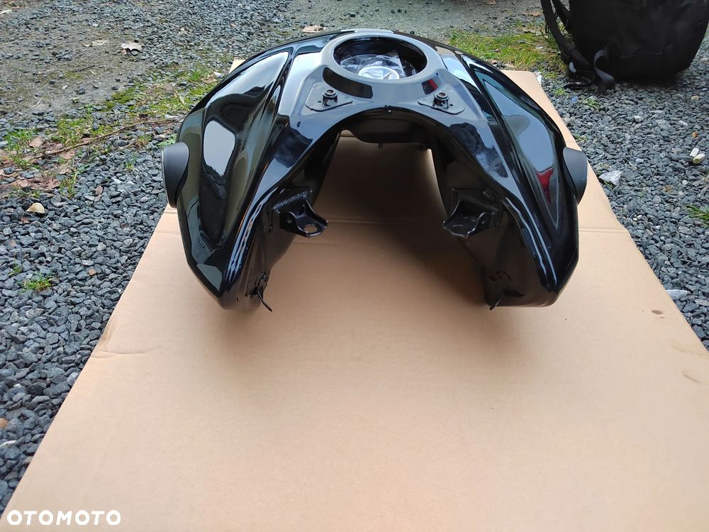 Honda CB1000R 2019 rok. Zbiornik Paliwa - 4