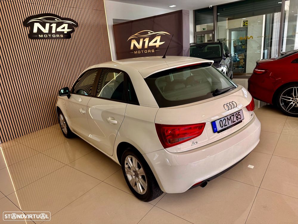 Audi A1 Sportback 1.6 TDI Advance - 4