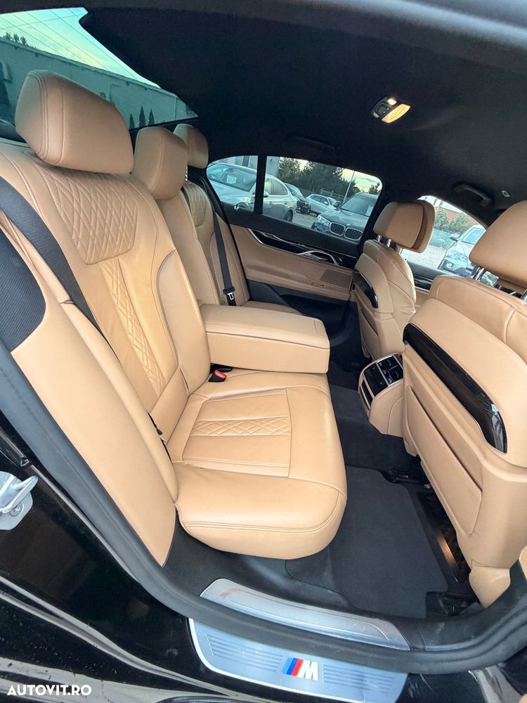 BMW Seria 7 740d xDrive MHEV - 24