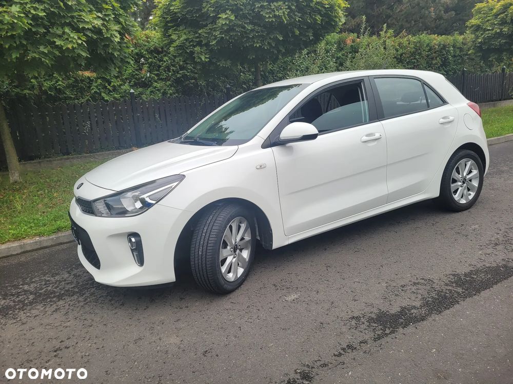 Kia Rio - 10