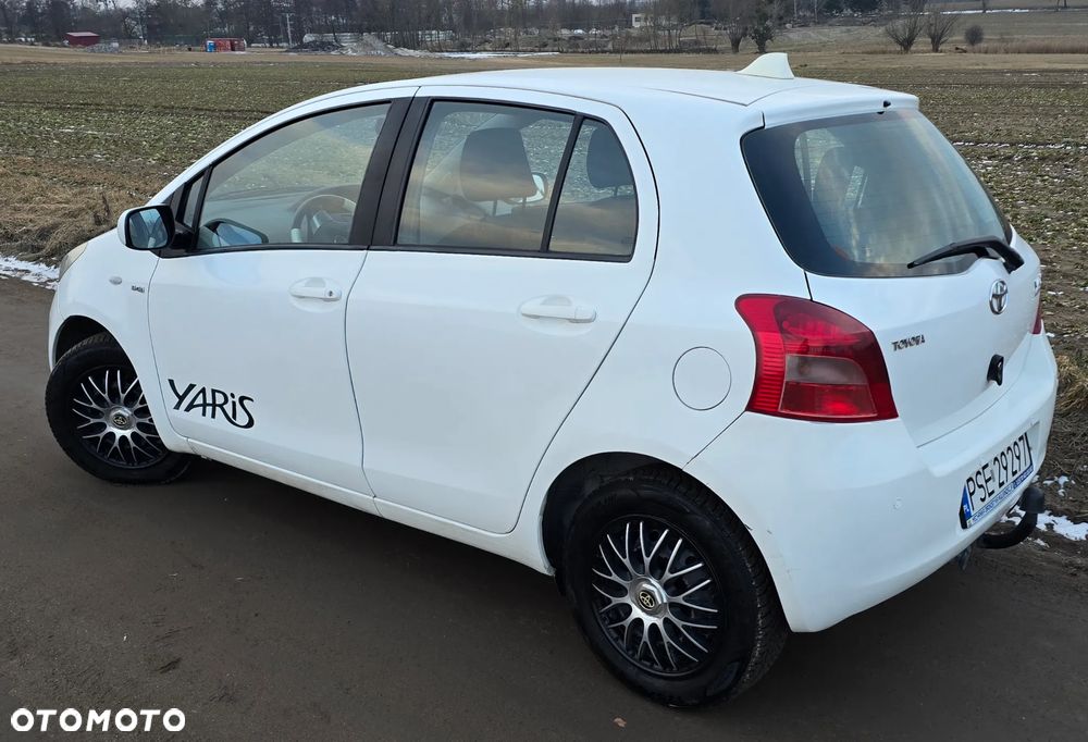 Toyota Yaris 1.4 D-4D Prestige - 4