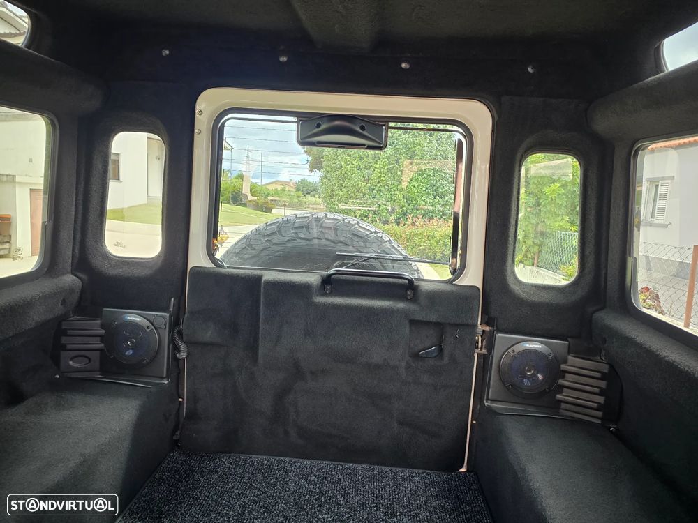 Land Rover Defender 90 2.4 CRD S - 50