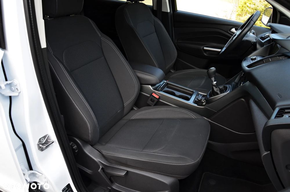 Ford Kuga 2.0 TDCi AWD Titanium - 37