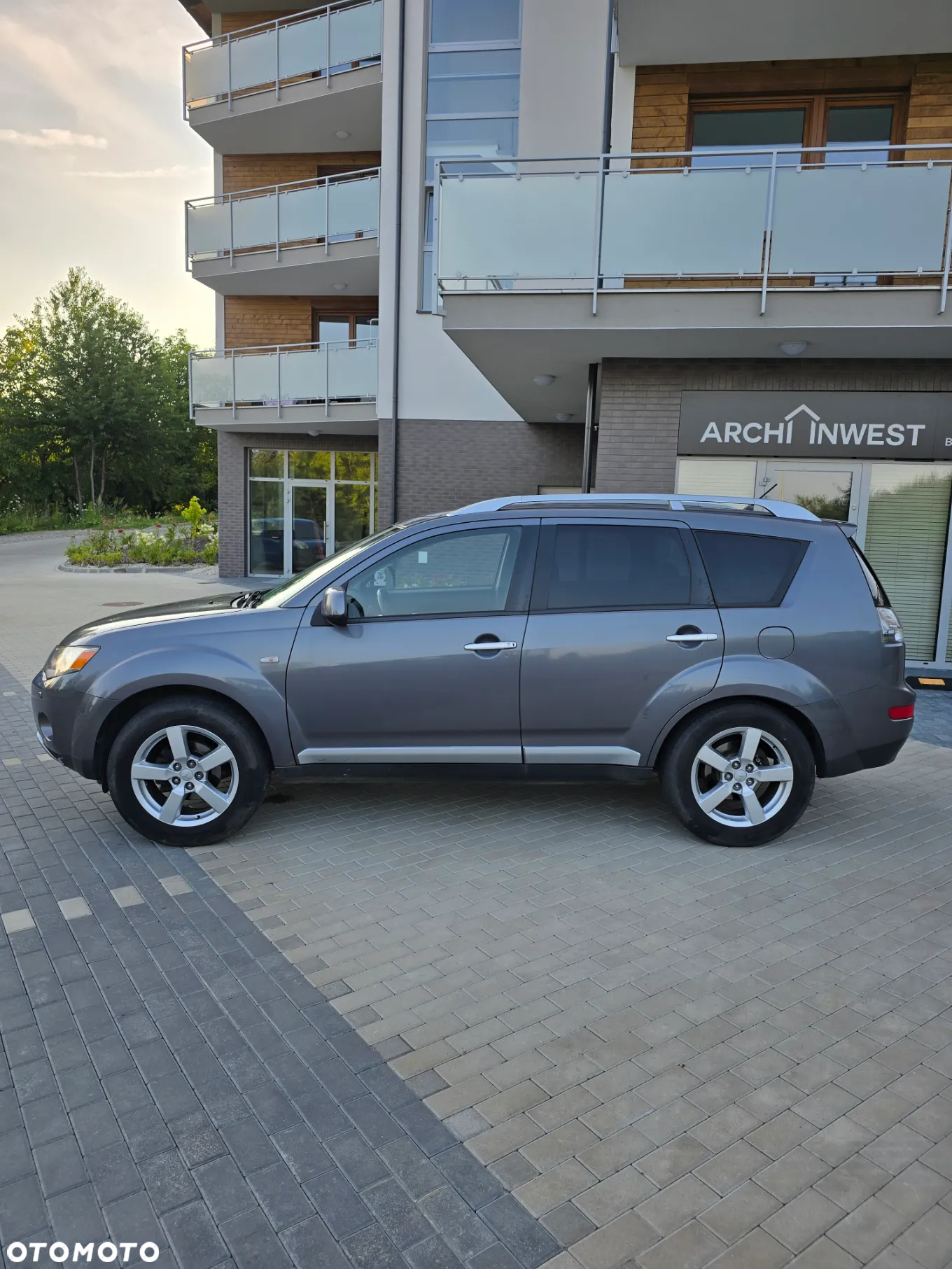 Mitsubishi Outlander - 11