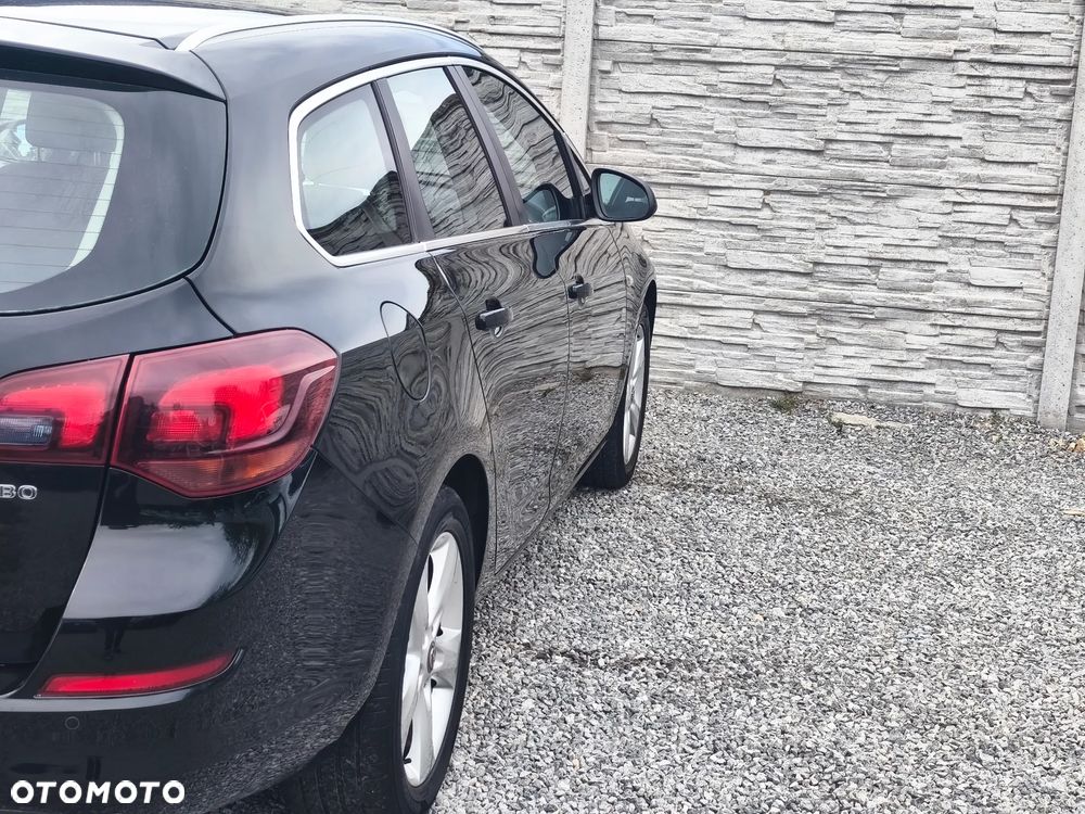 Opel Astra 1.6 Turbo Cosmo - 21