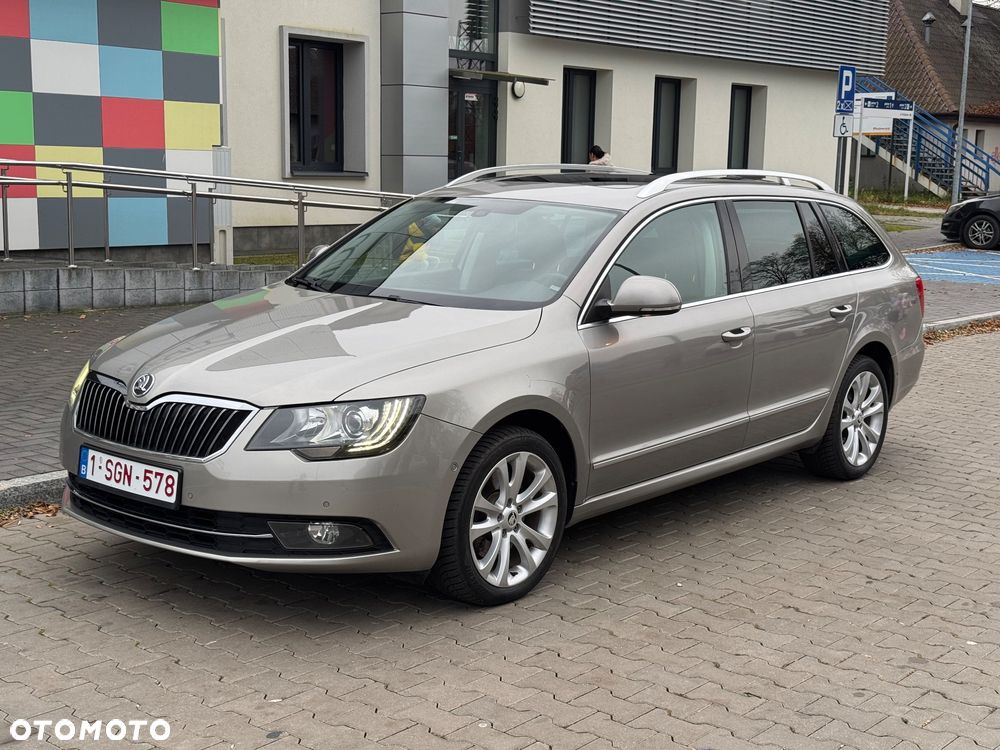 Skoda Superb 2.0 TDI Elegance DSG - 2